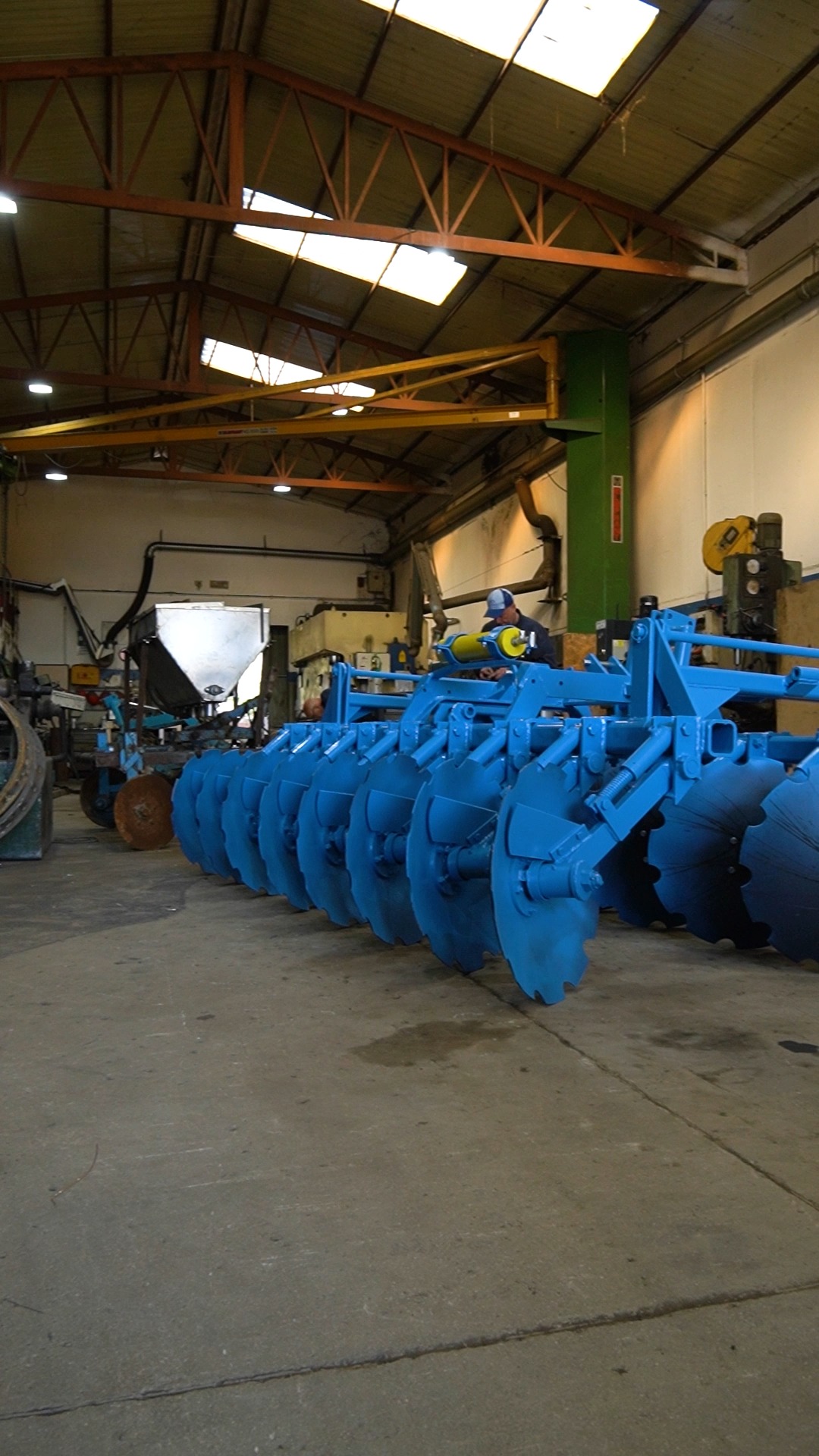 In preparazione per la stagione 🚜
Il nostro aratro è in