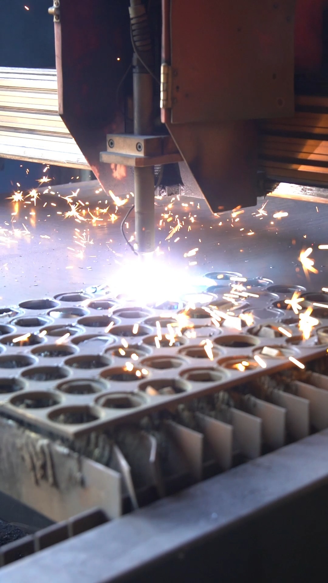 Taglio laser 💥

Precisione, velocità e massima qualità nelle lavorazioni su